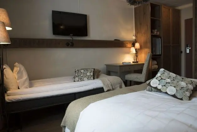 İki Ayrı Yataklı Oda (Third person sleeps in extra bed)