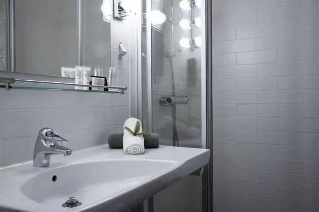 İki Ayrı Yataklı Oda (Third person sleeps in extra bed)