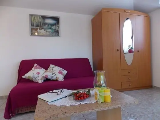 Ev (Bugi - free parking - H(8+2))