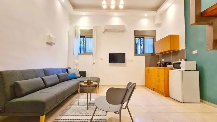 Studio with Kitchen and Gallery