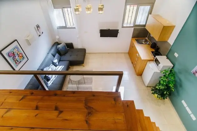 Studio with Kitchen and Gallery