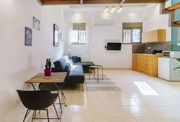 Studio with Kitchen and Gallery