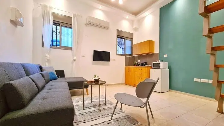 Studio with Kitchen and Gallery