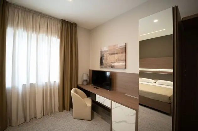 Standard Büyük Yataklı Tek Kişilik Oda