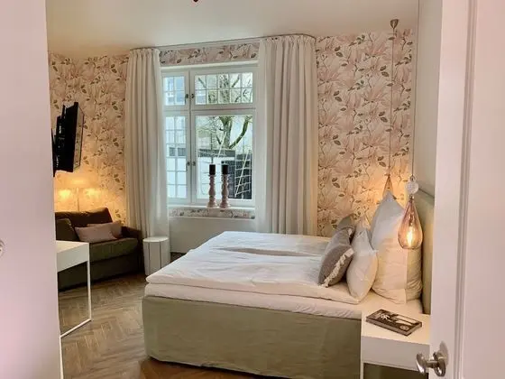 Premium Tek Büyük Yataklı Oda