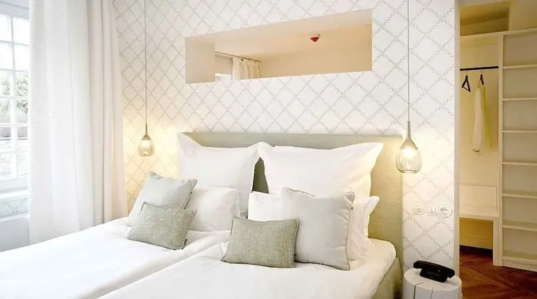 Premium Tek Büyük Yataklı Oda