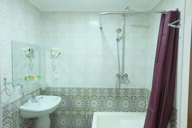 Üç Kişilik Oda