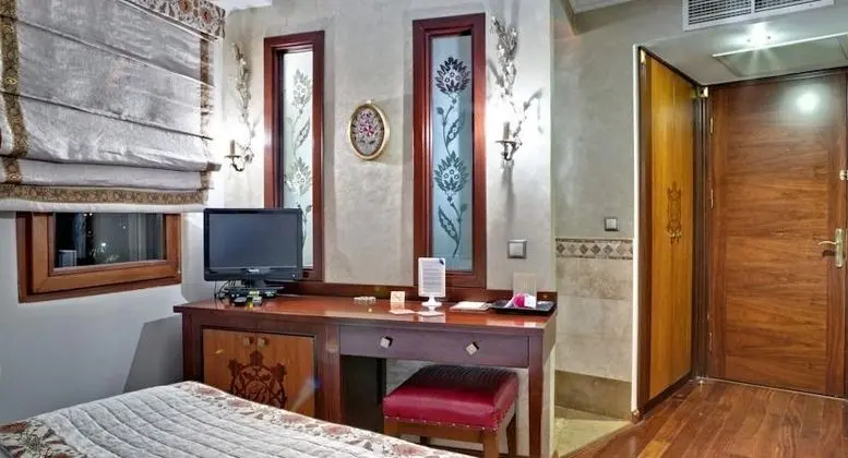 Standart Oda, Kara Manzaralı
