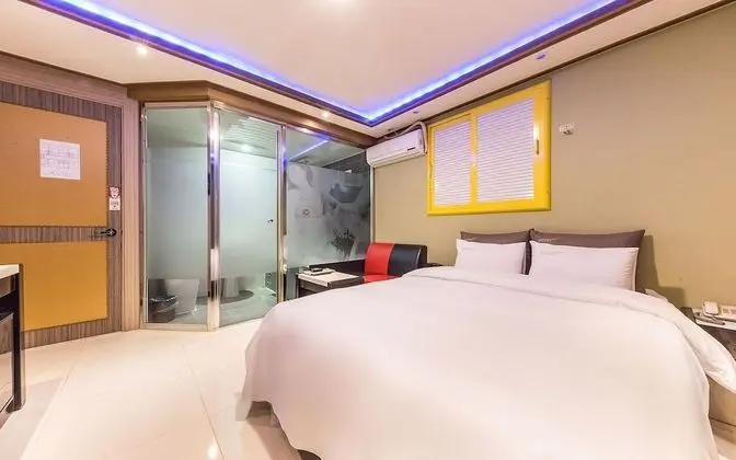 Oda (Special Room (Smart TV Bathtub for 2 )