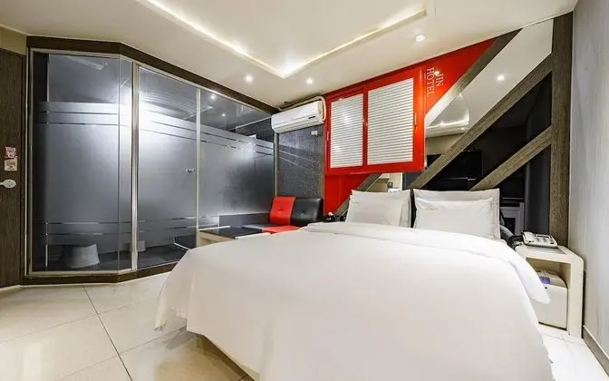 Oda (Special Room (Smart TV Bathtub for 2 )