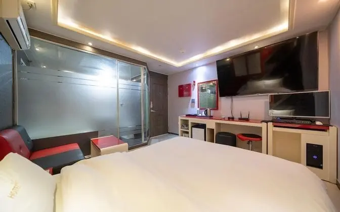 Oda (Special Room (Smart TV Bathtub for 2 )