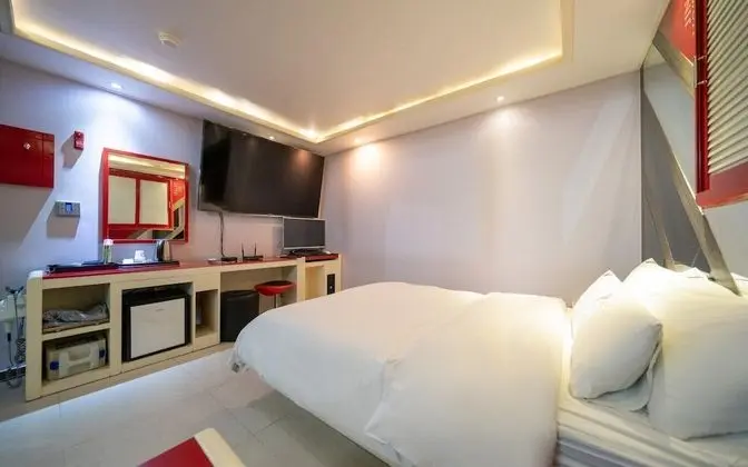 Oda (Special Room (Smart TV Bathtub for 2 )