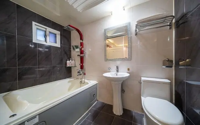 Oda (Special Room (Smart TV Bathtub for 2 )