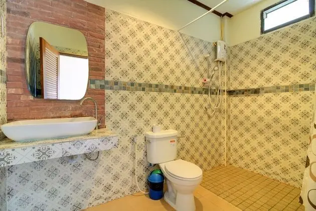 Deluxe Apartment with Balcony