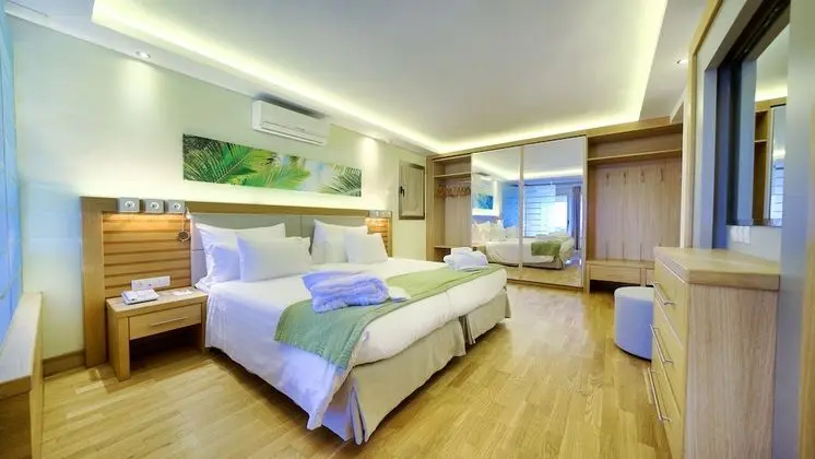 Süit, Teras, Deniz Manzaralı