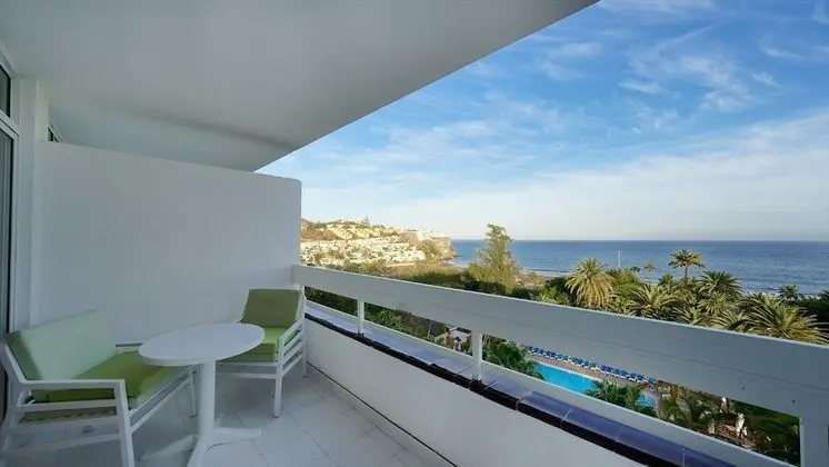 Tek Büyük Yataklı Oda, Balkon, Deniz Manzaralı