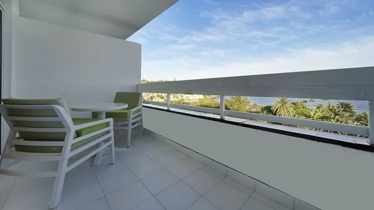 Tek Büyük Yataklı Oda, Balkon, Deniz Manzaralı