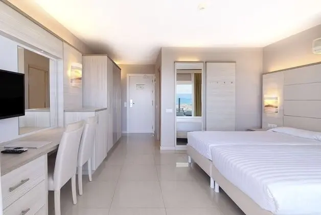 Tek Büyük Yataklı Oda, Balkon