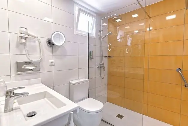 Tek Büyük Yataklı Oda, Balkon, Kule (Upper Floor)
