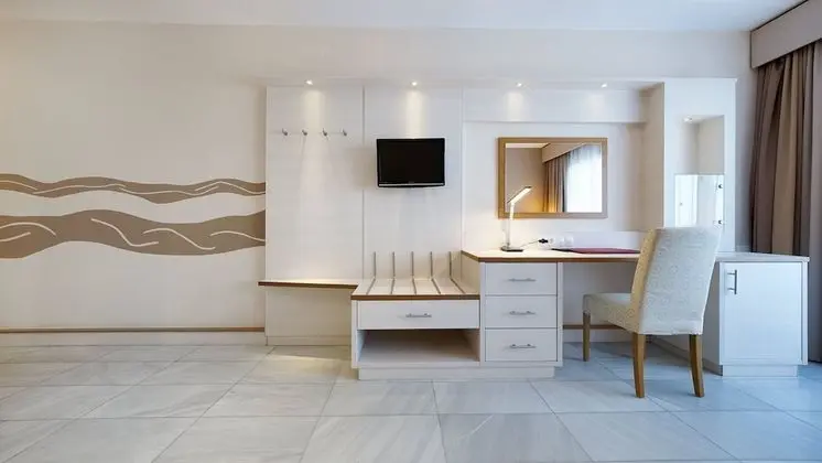 Tek Büyük Yataklı Oda (3 Adults)