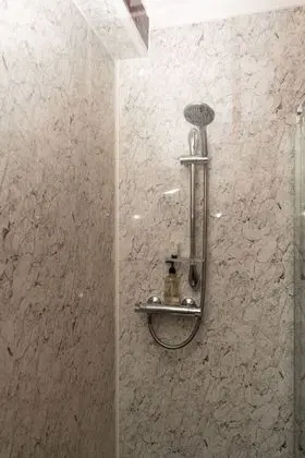Tek Büyük Yataklı Oda, Banyolu/Duşlu (Small)