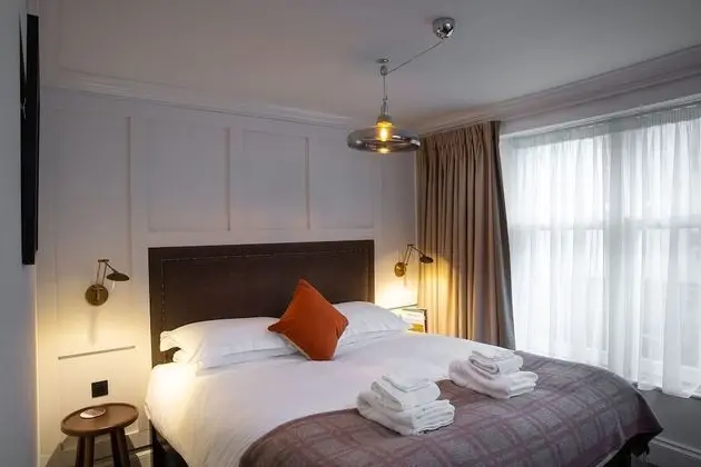 Classic Tek Büyük Yataklı Oda