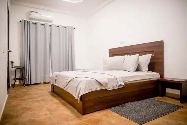 Business Tek Büyük Yataklı Oda