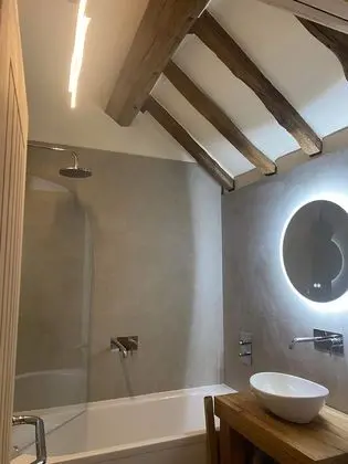 Tek Büyük Yataklı Oda, Banyolu/Duşlu