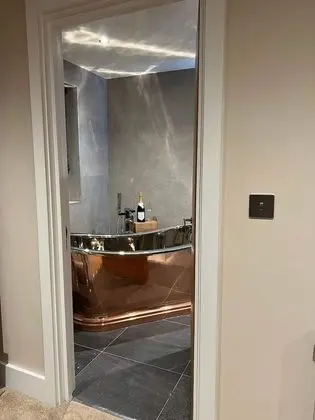 Tek Büyük Yataklı Oda, Banyolu/Duşlu ( Shower & Copper Bath )