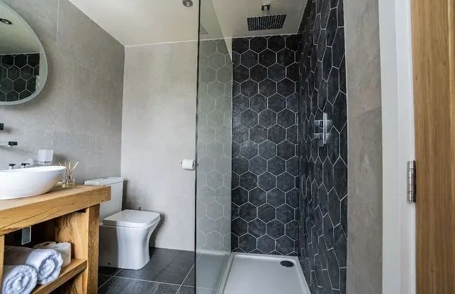Tek Büyük Yataklı Oda, Banyolu/Duşlu ( Shower & Copper Bath )