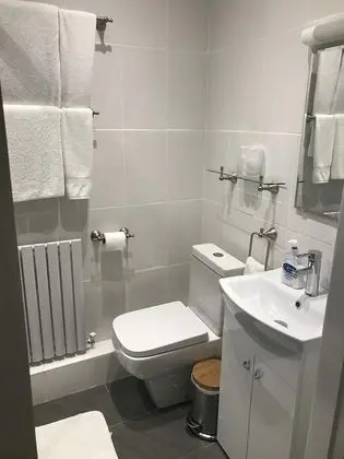 Tek Büyük Yataklı Oda, Banyolu/Duşlu