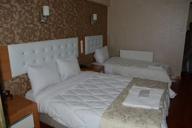 Triple, Şehir Manzaralı