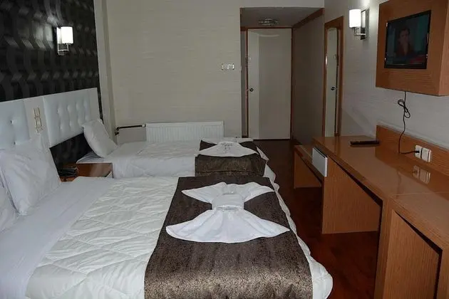 Triple, Şehir Manzaralı