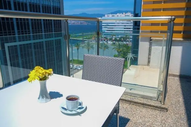 Junior Tek Büyük Yataklı Oda, Balkon, Deniz Manzaralı
