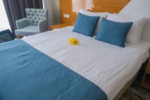 Junior Tek Büyük Yataklı Oda, Balkon, Deniz Manzaralı