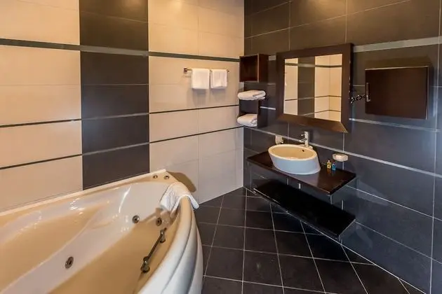 Luxury Oda, 1 En Büyük (King) Boy Yatak, Küvet