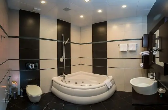 Luxury Oda, 1 En Büyük (King) Boy Yatak, Küvet