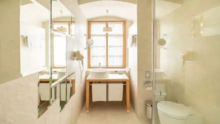 Superior Tek Büyük Yataklı Oda, Nehir Manzaralı