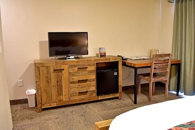 Economy Room, 1 Queen Bed (Near Ice Machine)