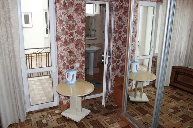 Üç Kişilik Oda, Balkon