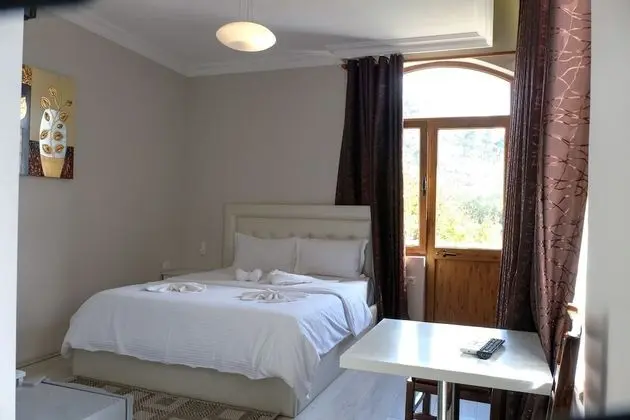 Tek Büyük Yataklı Oda, Balkon