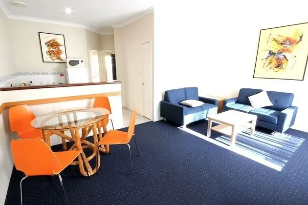 Standard Apart Daire, 2 Yatak Odası, Sigara İçilmez, Küçük Mutfak (SC Apartment)