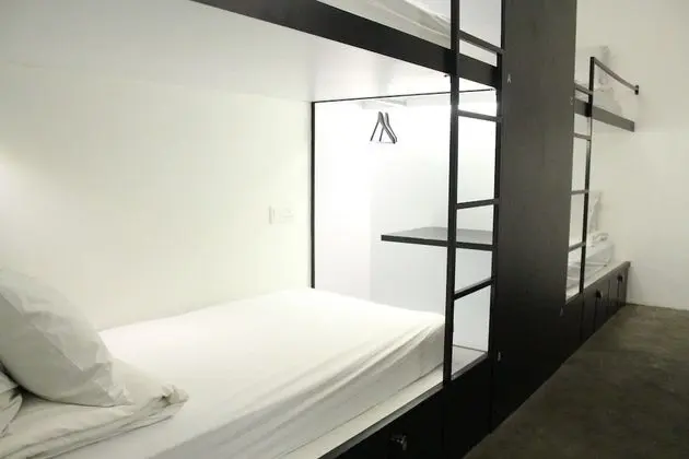 1 Bed in 6-Bed Mixed Dorm