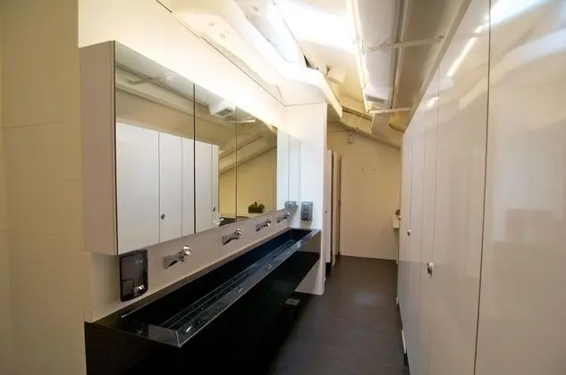 1 Bed in 6-Bed Mixed Dorm