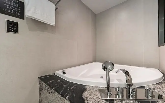 Oda (Royal Suite (Dry Sauna Whirlpool Bath)