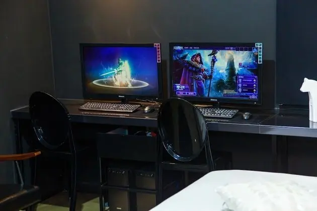 Oda (Suite (GeForce 2060) (32-inch monitor)