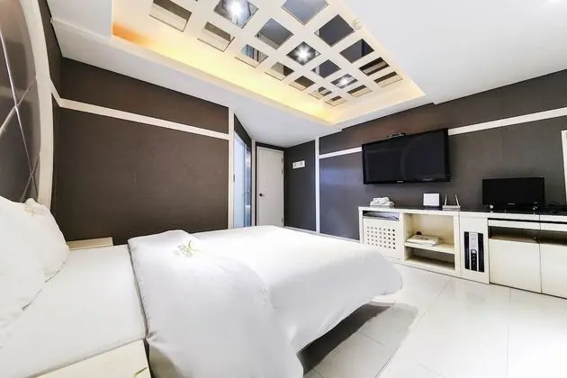 Deluxe Tek Büyük Yataklı Oda