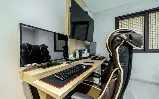 Oda (Semi-special room (2 PUBG PCs Netflix)