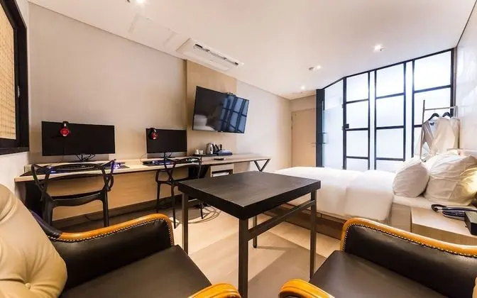 Oda (Special room (2 bag PCs Netflix avail)