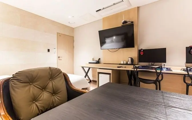 Oda (Special room (2 bag PCs Netflix avail)